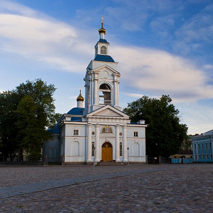 Входная группа Выборгская Епархия Русской Православной Церкви. 